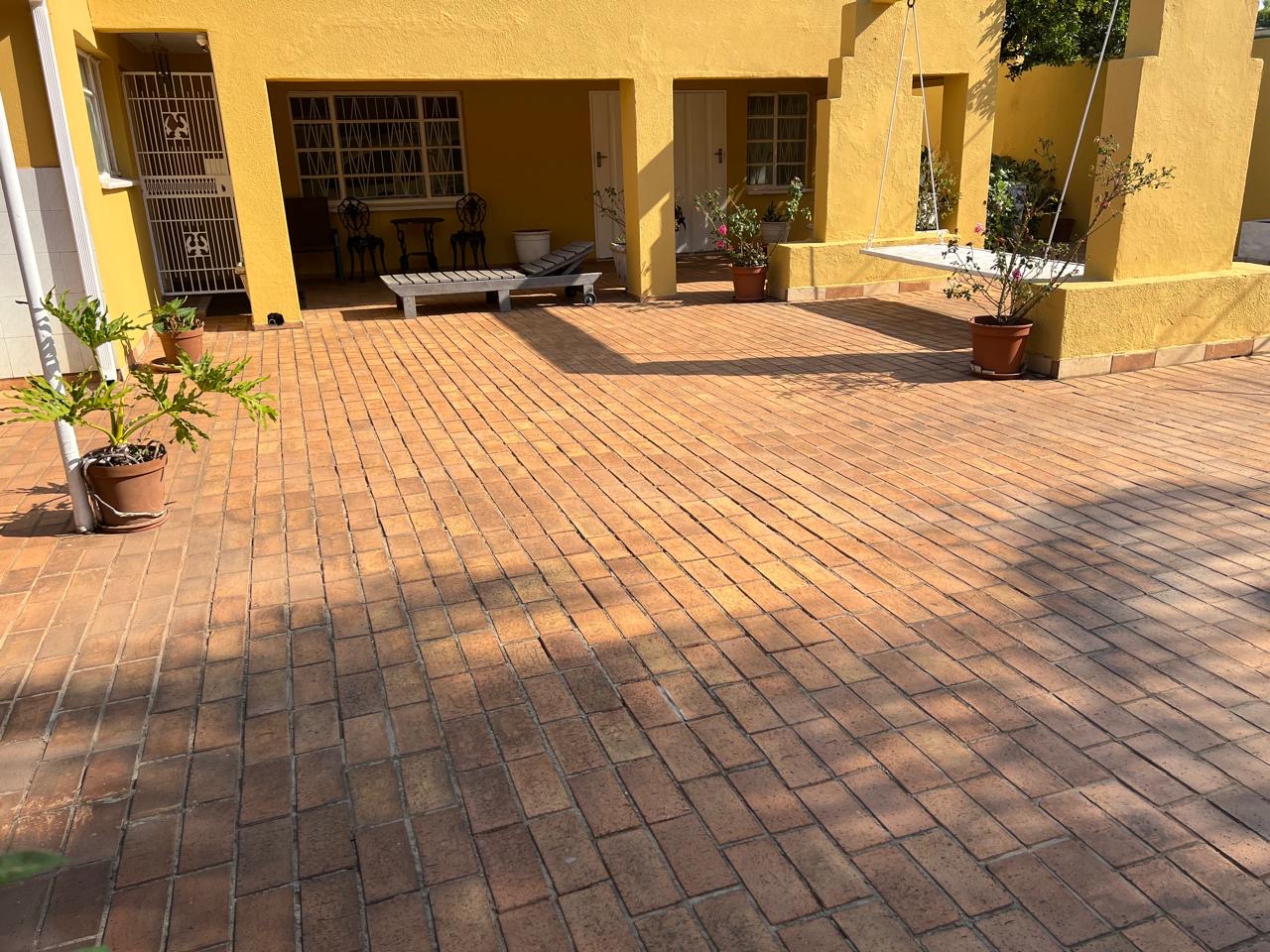 Entertainment Home — Ext 3