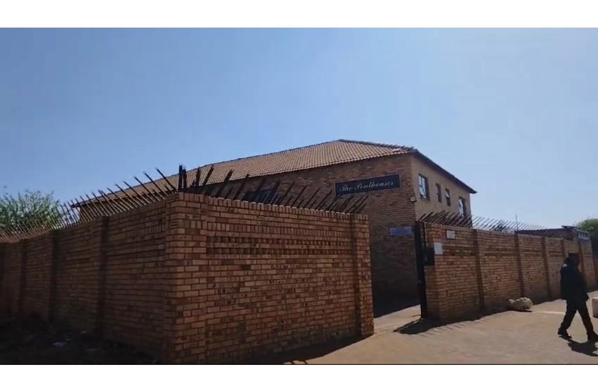 Jewel Street — 4 Unit Flats Investment