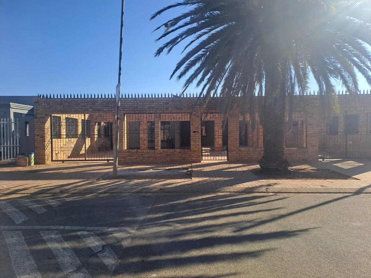 Starter Home with Extension Potential — Ext 3